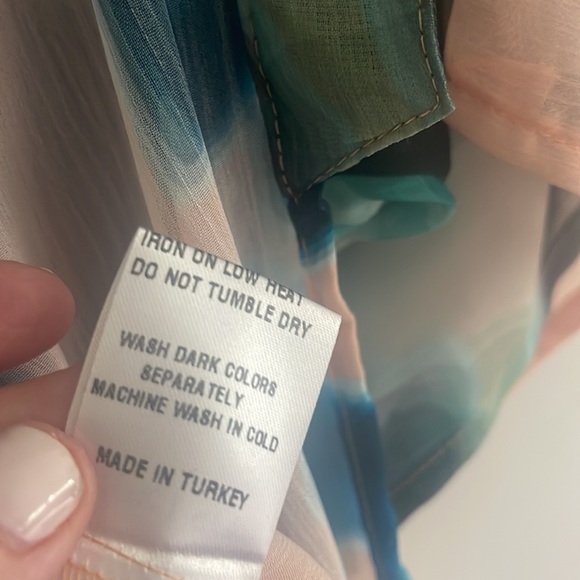 Pretty multi colored cover up by SUKI SO! - Picture 4 of 6